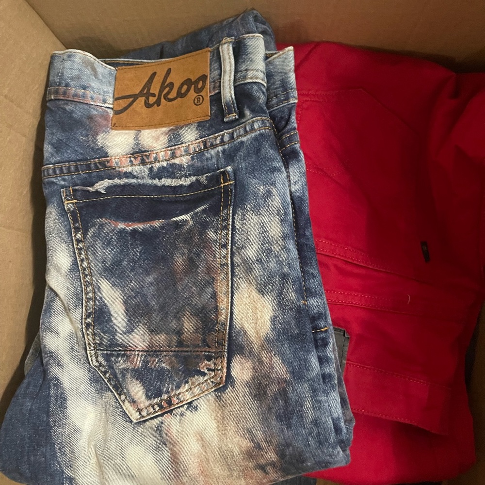 Lot of 7 men’s jeans sz 32 and 34